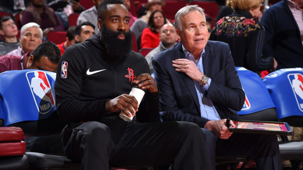  那不勒斯防线失误频出主教练遭媒体炮轰  