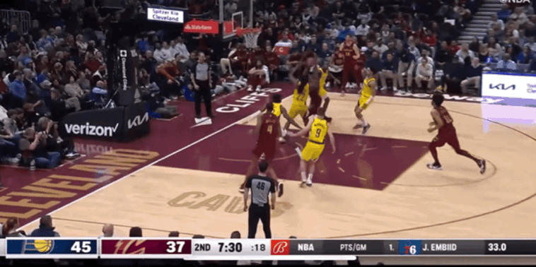  米切尔40分骑士大胜步行者  